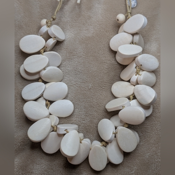 Holiday Trading Co. | Wooden Petal Beaded Necklace - Picture 2 of 3